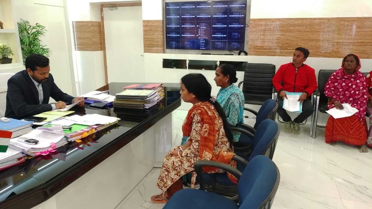 डीएम ने सुनी लोगों की फरियाद