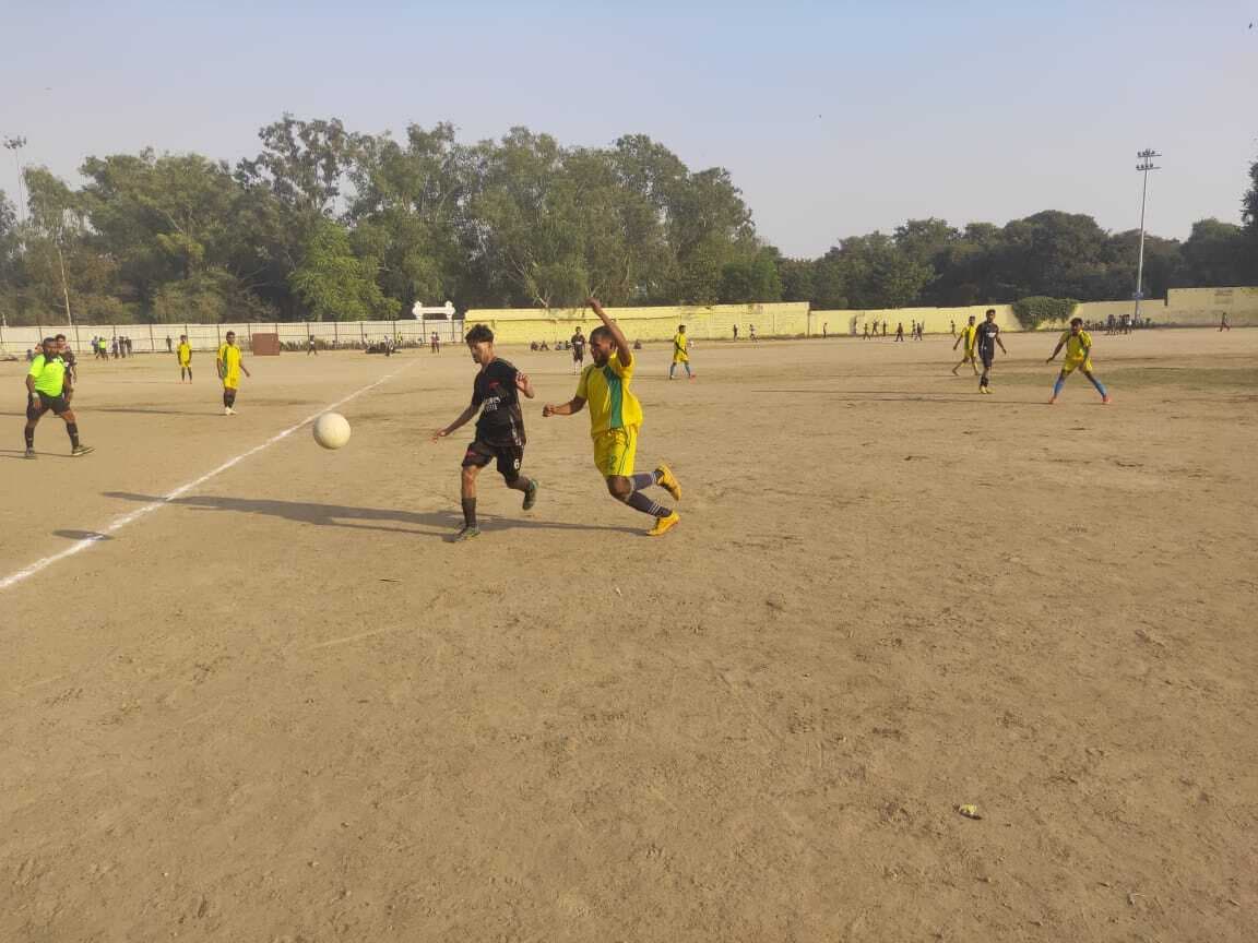 Gaya News : संगम फुटबॉल क्लब ने टाइ ब्रेकर से 4-1 से जीत दर्ज कर फाइनल में किया प्रवेश