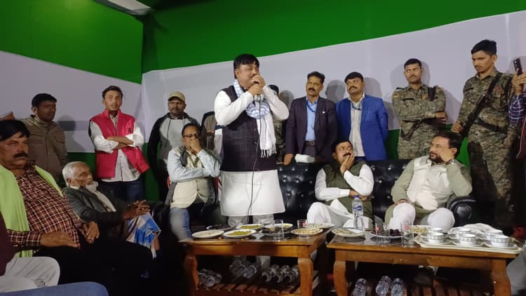 नीतीश ने न्याय के साथ किया है विकास: जमा खान