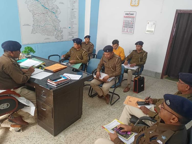 फरार चल रहे वारंटी को पुलिस करें गिरफ्तार : सत्येन्द्र