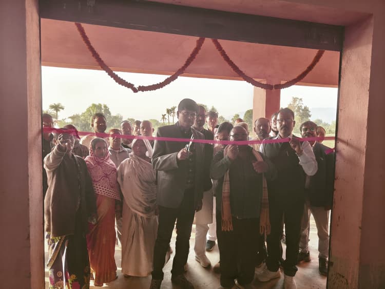 पैक्स एक सहकारी संस्था है, इसे राजनीति से न जोड़ें