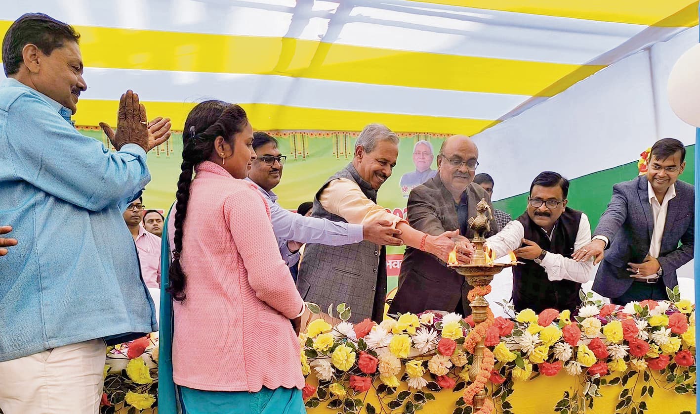 hajipur news. दो दिवसीय कृषि यांत्रिकीकरण सह किसान मेला हुआ शुरू