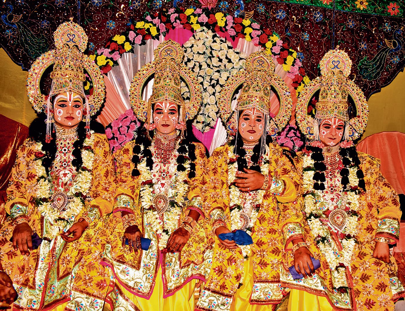 Buxar News : फूल-पत्तियों से सजे आकर्षक मंडप में श्रीराम की हुईं सीता,