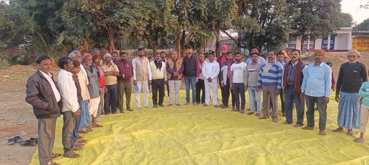 Giridih News :ग्रामीणों ने की बैठक में सरकारी भूमि कब्जा मुक्त करने की मांग