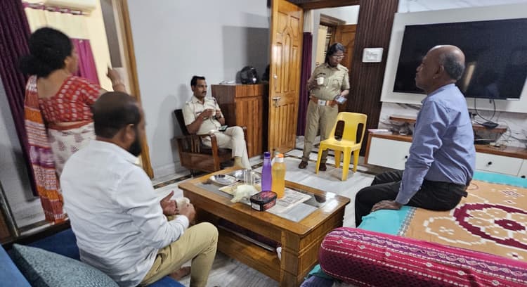 Rourkela News: रिश्तेदार की शादी में गया था परिवार, बंद घर से आभूषण और लाखों रुपये नकद चोरी