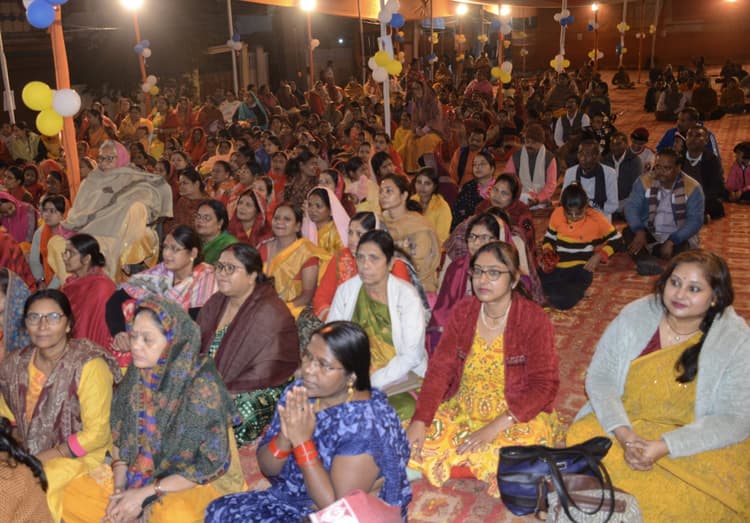 DhanbadNews: श्रीकृष्ण जन्मोत्सव पर झूमे श्रद्धालु, लगे जैकारे