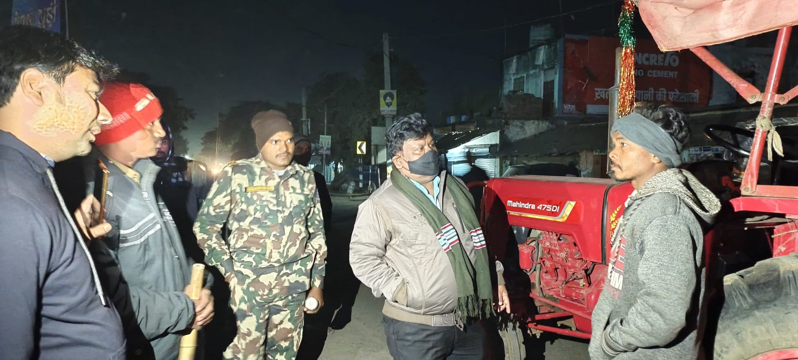 बालू लदे दो ट्रैक्टर जब्त