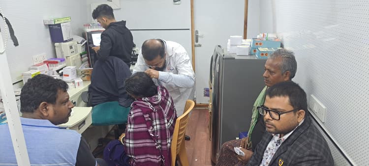 दो दिवसीय शिविर में मरीजों की हुई स्वास्थ्य जांच, दवा भी दी गयी