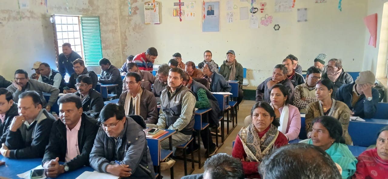 शिक्षकों और छात्रों की उपस्थिति करें ऑनलाइन इंट्री : बीइइओ