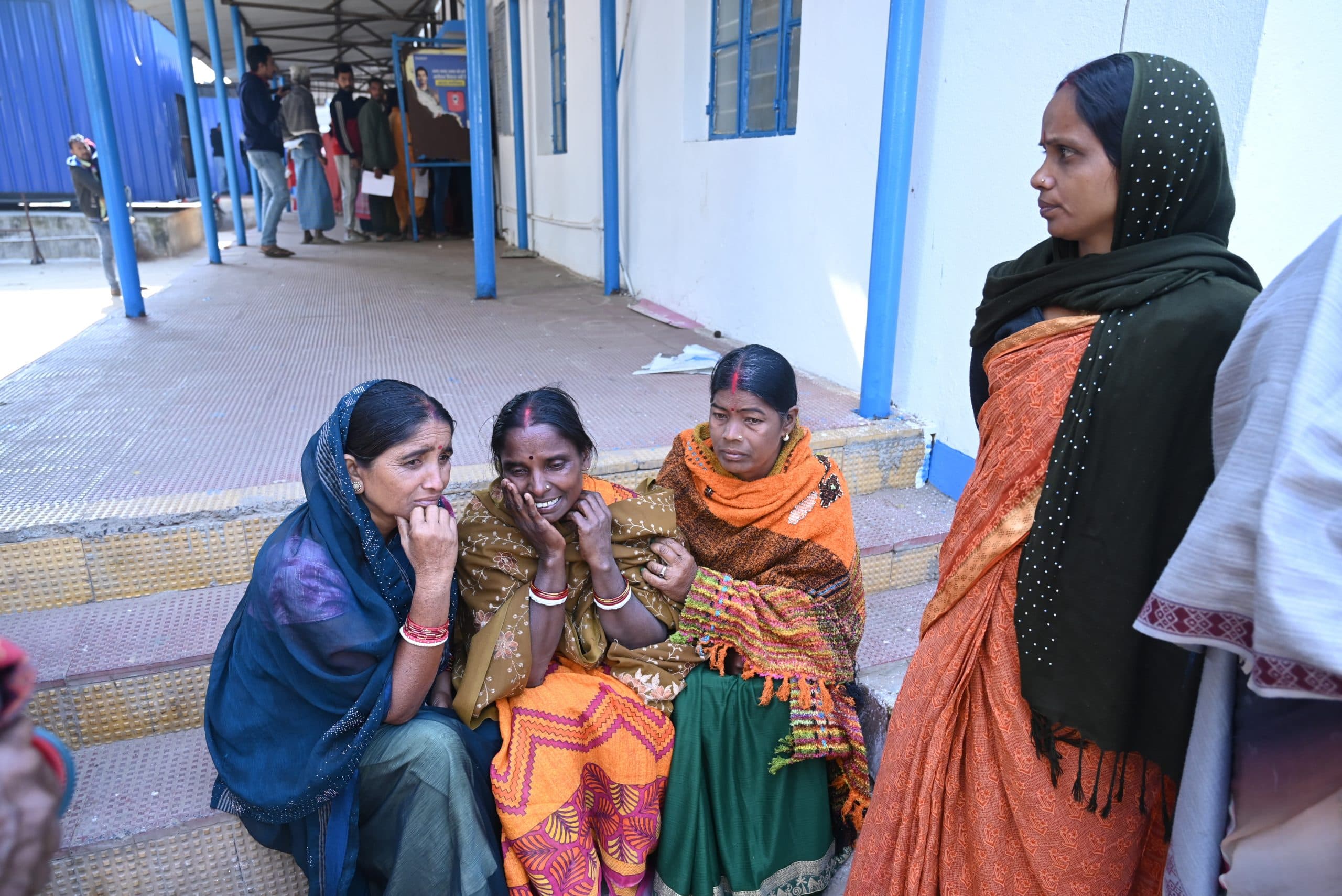 Deoghar News : अज्ञात वाहन ने दिया चकमा, तो गड्ढे में गिरी बाइक, युवक की मौत