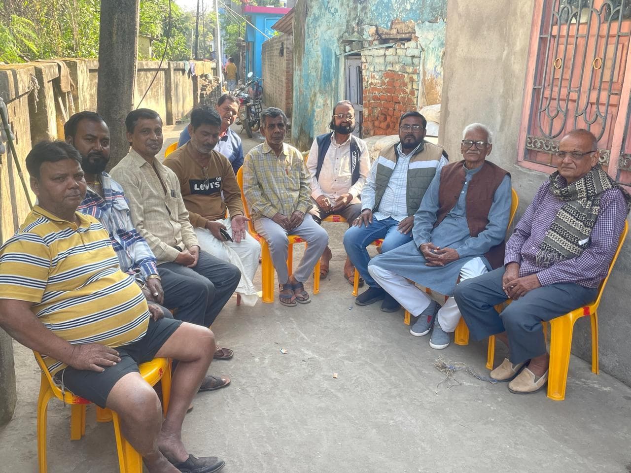 मृतक डीलर के बेटे से मिले एसोसिएशन के सदस्य