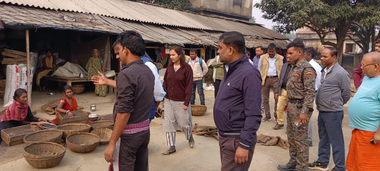 पोठिया पंचायत का एसडीओ ने किया दौरा