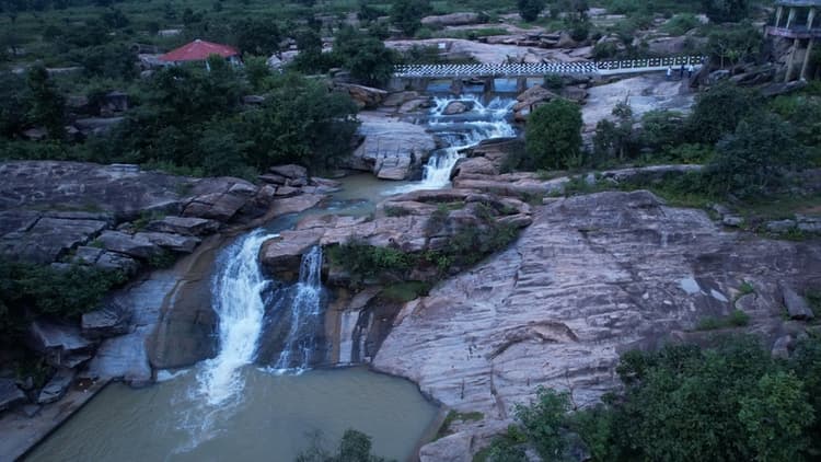 पर्ययकों को आकर्षित कर रहे पांच झरने वाले पिकनिक स्पॉट पंचघाघ