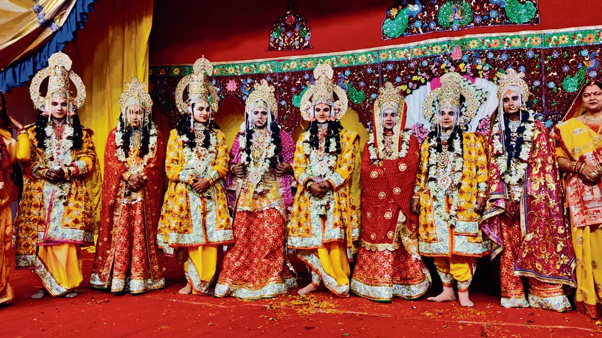 Buxar News: मंडप में फेरे लेकर रघुनंदन बने सिया के पिया