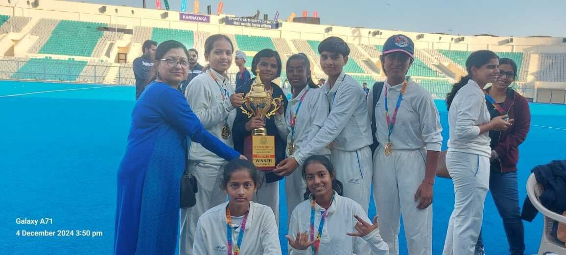 Cricket: एसआर डीएवी पुंदाग की बालिकाएं बनी क्रिकेट की राष्ट्रीय चैंपियन