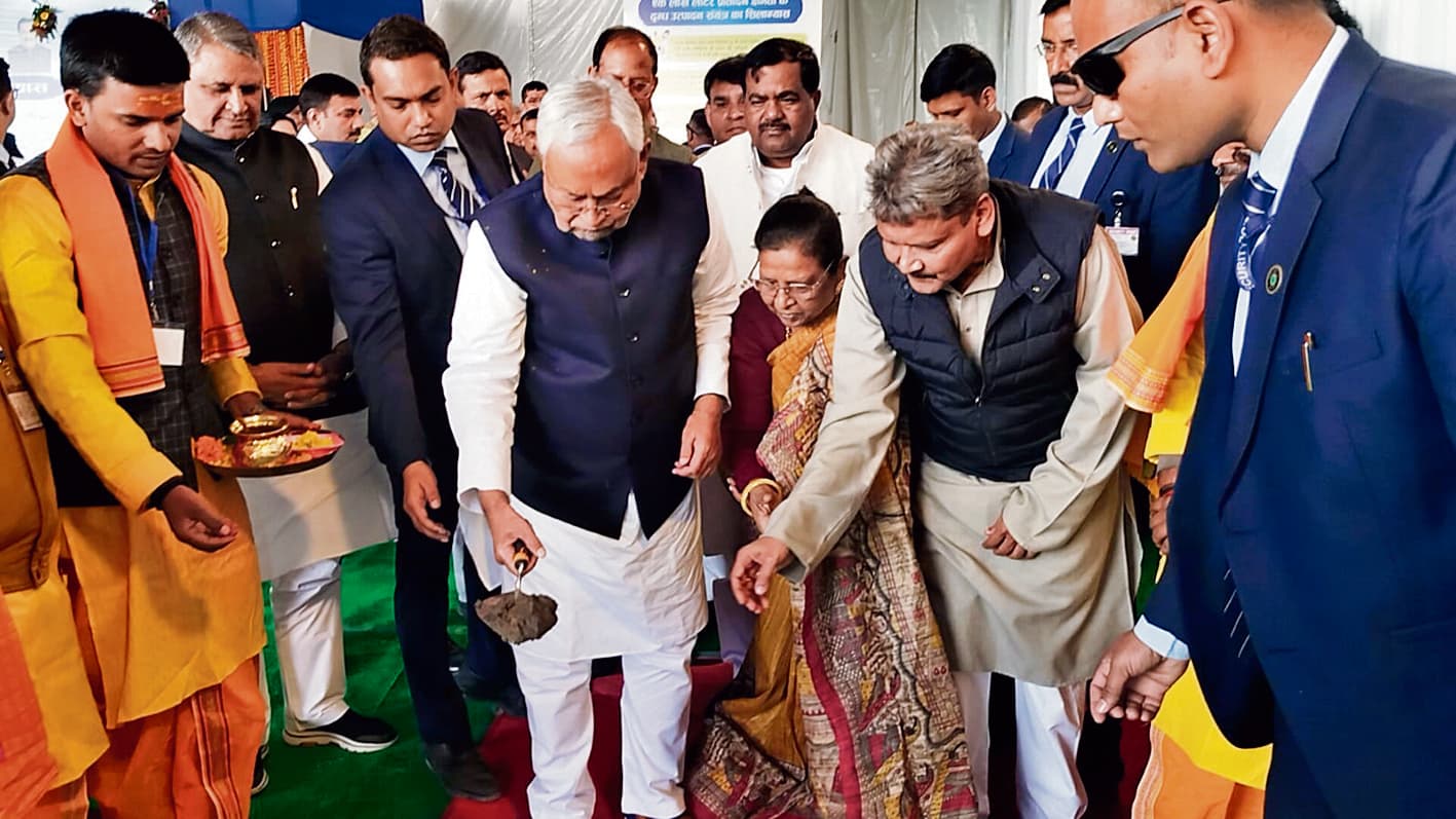 Gopalganj News : सीएम ने 60 करोड़ की लागत से बनने वाली सुधा मिल्क प्रोसेसिंग यूनिट की रखी आधारशिला