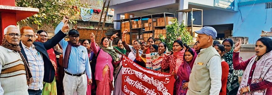 hajipur news. आशा को प्रतिमाह 25 सौ रुपये मानदेय देने की मांग