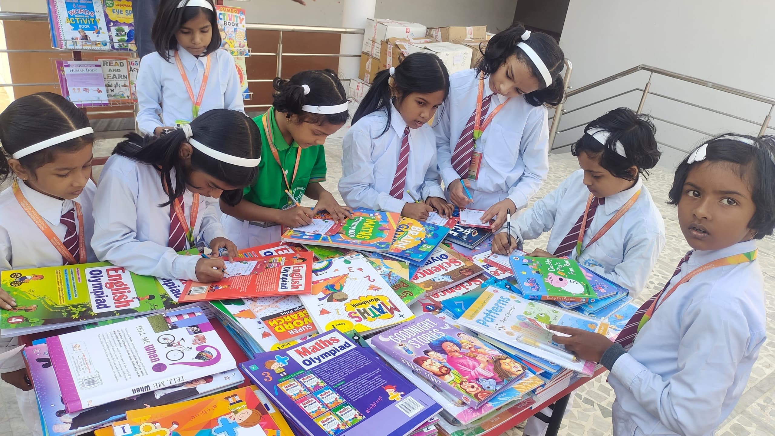 चित्तरंजन में आयोजित पुस्तक मेला का समापन