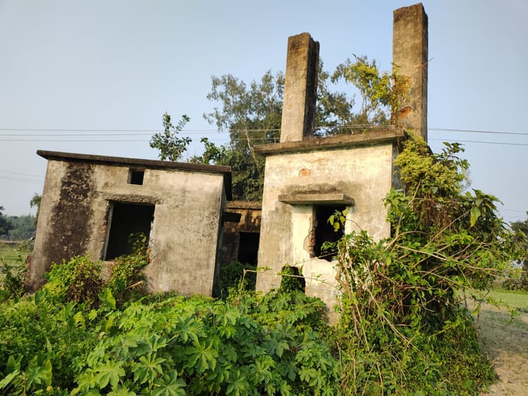 Katihar news :सिंचाई के लिए लगया गया स्टेट बोरिंग पड़ा है बेकार, किसानों को नहीं मिल रहा कोई लाभ