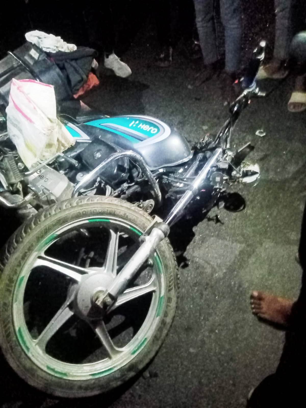 Aurangabad News : अनियंत्रित विंगर ने बाइक सवार को रौंदा, मौत के बाद बवाल