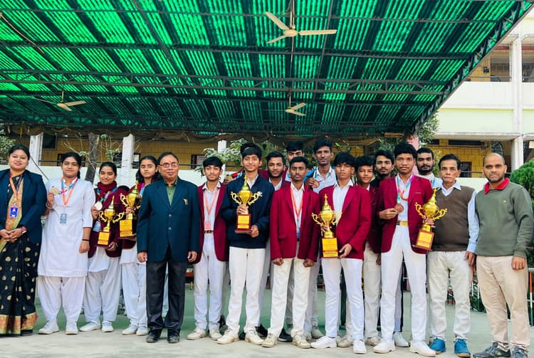 Giridih News :बीएनएस डीएवी के खिलाड़ियों ने नेशनल स्पोर्ट्स में लहराया परचम