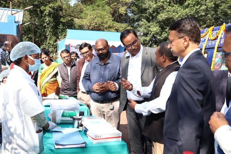 Rourkela News: बोलानी अयस्क खदान ने नि:शुल्क मोबाइल मेडिकल यूनिट की शुरुआत की