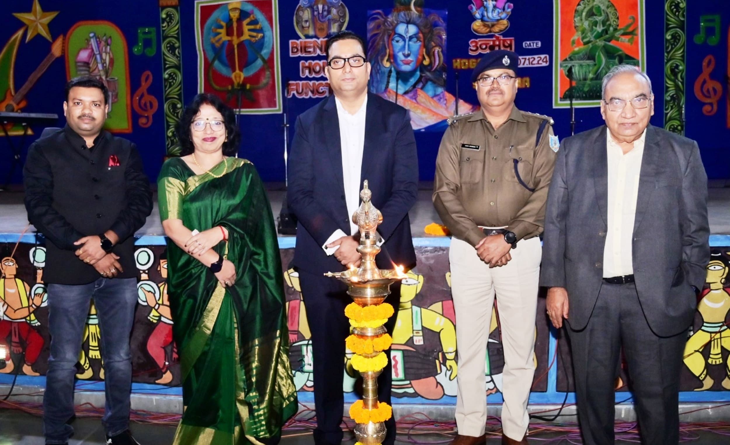 Bokaro News : अभिभावक अपनी इच्छा बच्चों पर न थोपें : रविश शर्मा