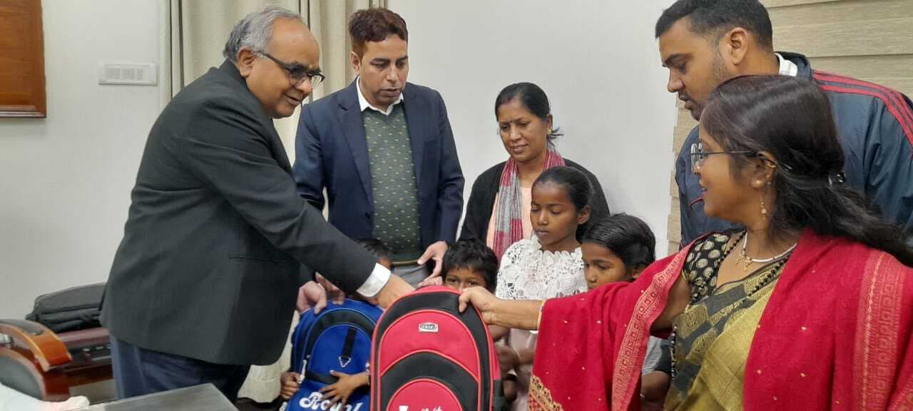 Dhanbad News:डालसा ने चार अनाथ बच्चों को दिया नया जीवन