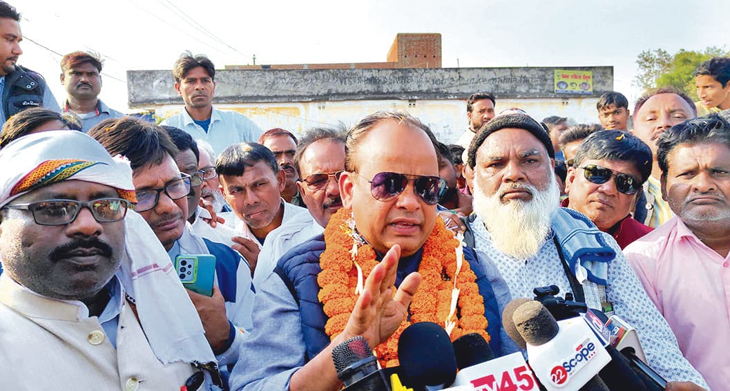 Dhanbad News : जनता ने भाजपा के मंसूबे को ध्वस्त कर दिया : स्वास्थ्य मंत्री