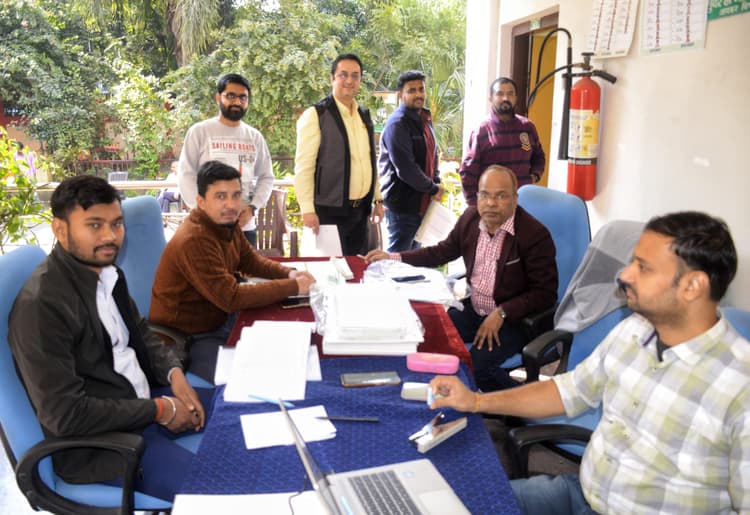 Dhanbad News : आइसीएआइ चुनाव में 180 सदस्यों ने डाला वोट