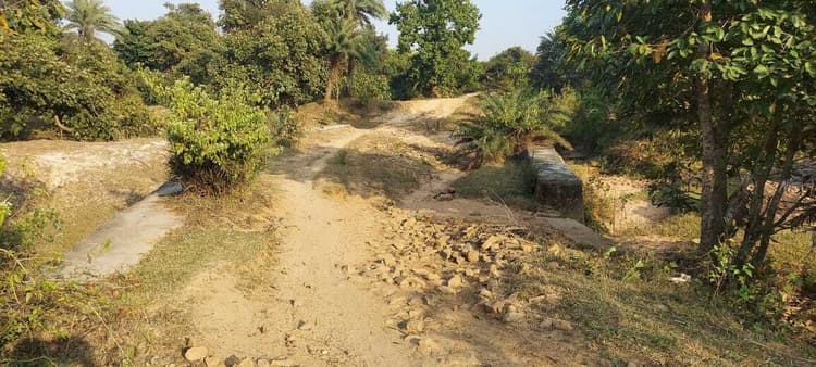 ढाई दशक बाद भी पक्की नहीं हो सकी कुशबोना मोड़-झिलीडाबर सड़क