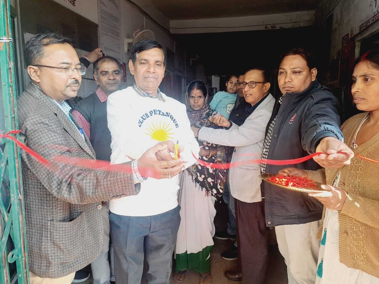 देवीपुर में बच्चों को पिलायी गयी पोलियो ड्रॉप