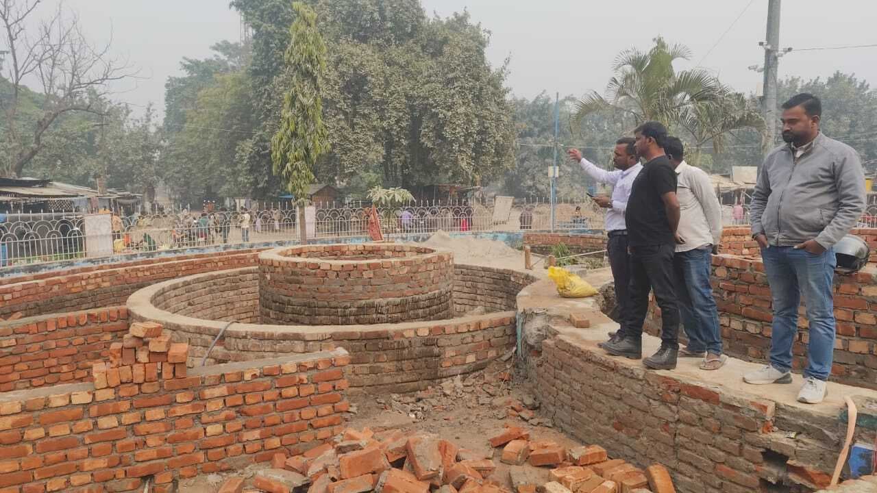 जीर्णोद्धार कार्य का ईओ ने किया निरीक्षण