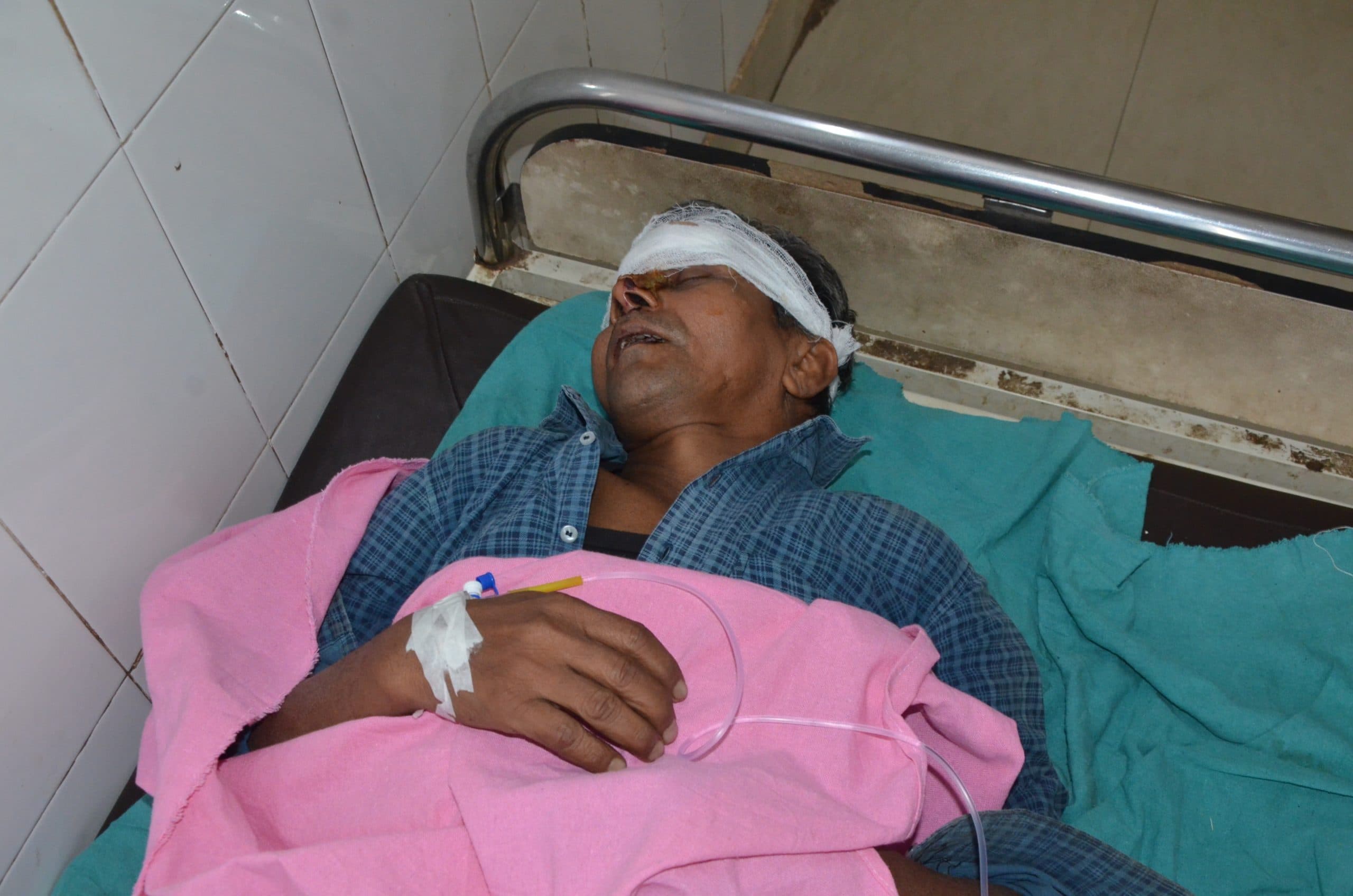 Deoghar News : ट्रेन से गिरकर यात्री घायल