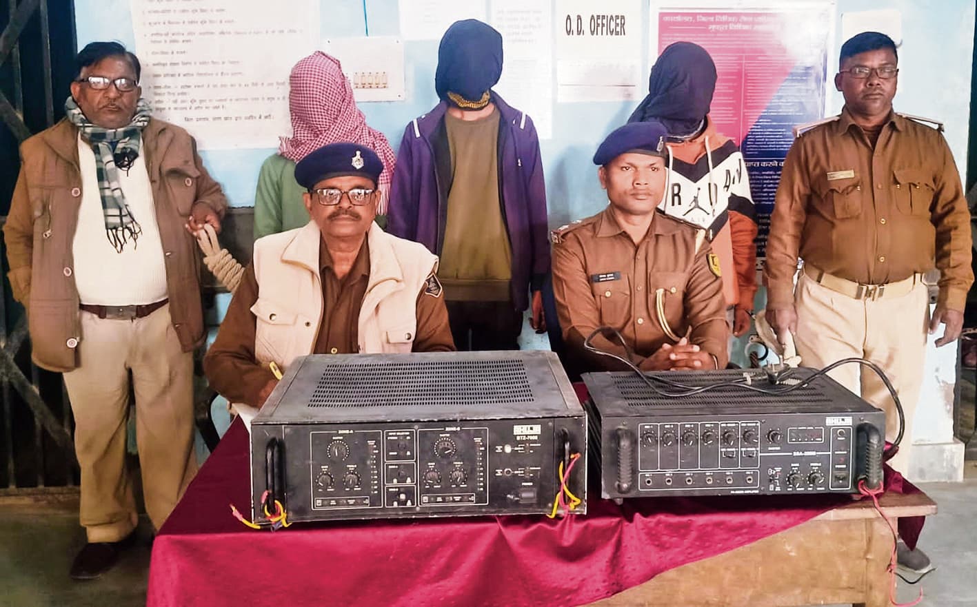 saran News : चोरी की दो एम्प्लीफायर मशीन के साथ तीन गिरफ्तार