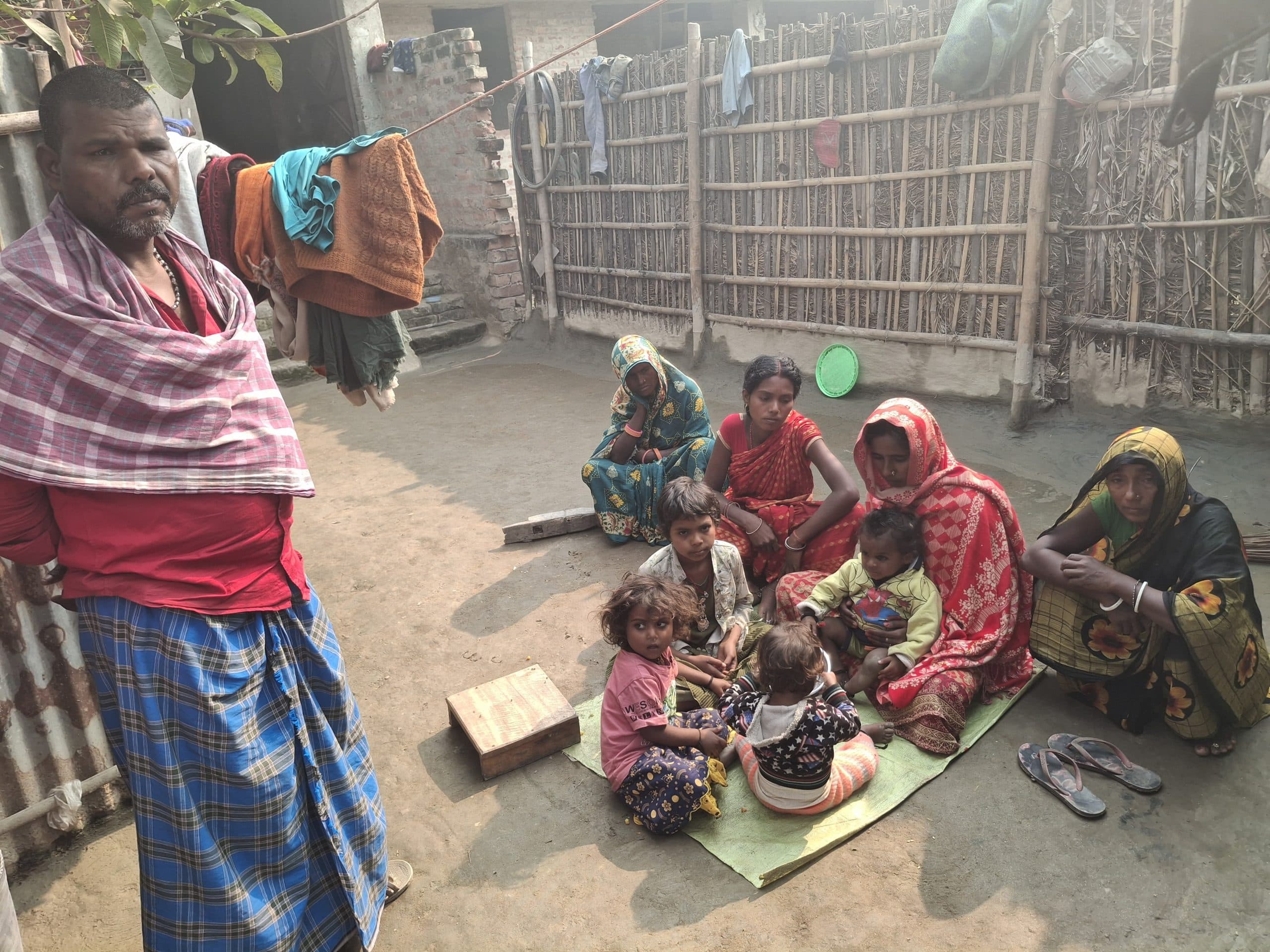 katihar news : डेढ़ माह के नवजात की मौत, परिजनों स्वास्थ्य कर्मी पर  गलत तरीके से टीका लगाने का लगाया आरोप