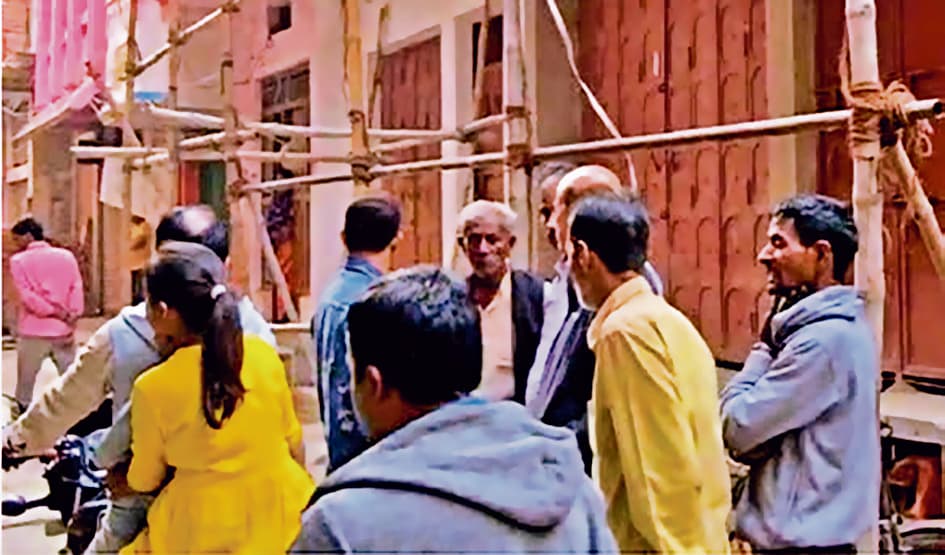 Gopalganj News : मीरगंज में आपसी कलह से तंग आकर चप्पल दुकानदार ने फांसी लगा कर ली आत्महत्या