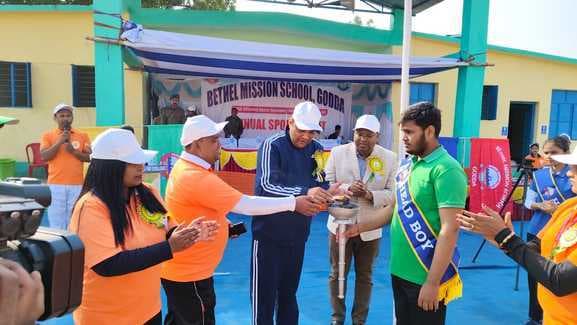 खेलकूद का मतलब सिर्फ मेडल जीतना नहीं, बल्कि बच्चों में प्रतिस्पर्द्धा की भावना को विकसित करना है : डीसी