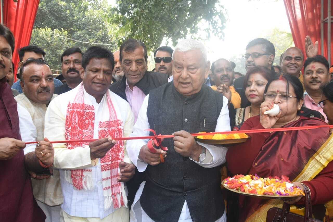 Dhanbad News : जगजीवन नगर में सांसद व पूर्व सांसद ने किया भाजपा संसदीय कार्यालय का उद्घाटन
