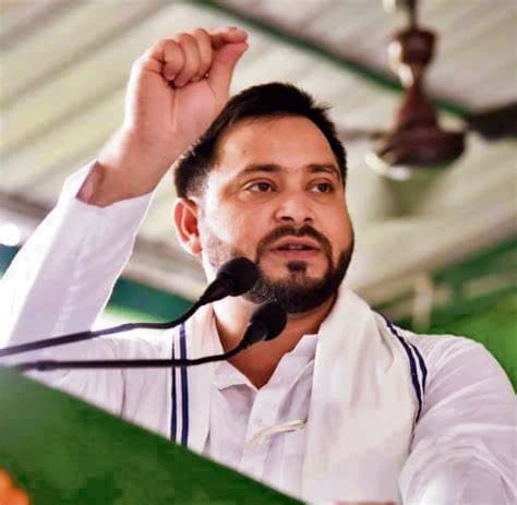 युवाओं को दिया जाये आवेदन का मौका- तेजस्वी