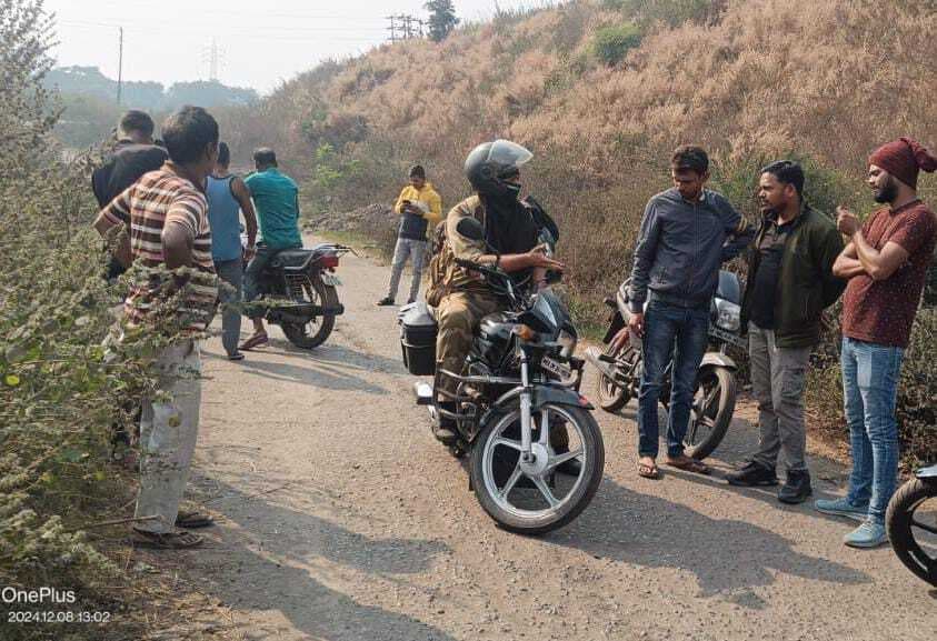 Dhanbad News:मेडिकल दुकानदार से 12 हजार रुपये व बाइक लूटी