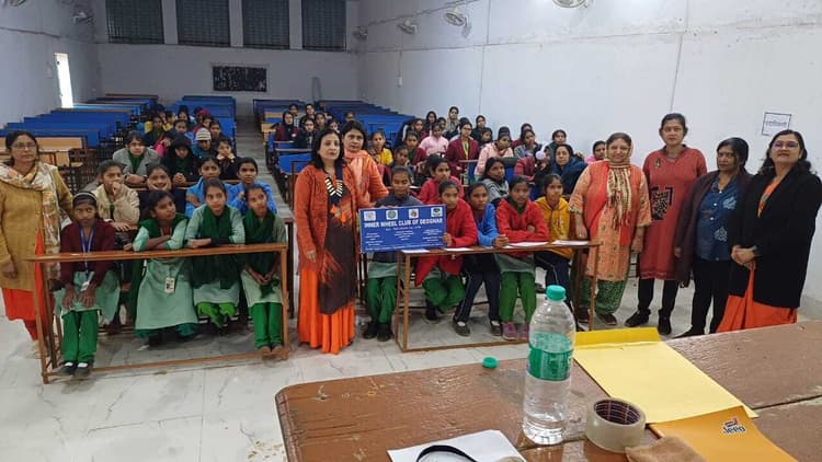 Deoghar News : महिला हिंसा पर चलाया ऑरेंज द वर्ल्ड कैंपेन