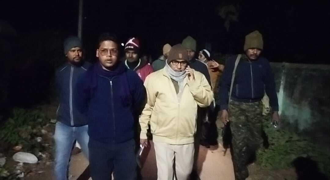 Deoghar news : लखना व पोखरिया में तीन जगहों पर अपराधियों ने की बमबाजी, दहशत का माहौल