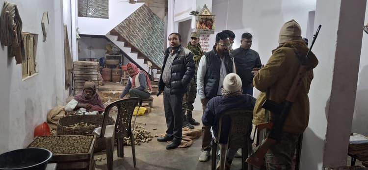 बीड़ी श्रमिकों की न्यूनतम मजदूरी की जांच के लिए प्रशासन ने चलाया अभियान