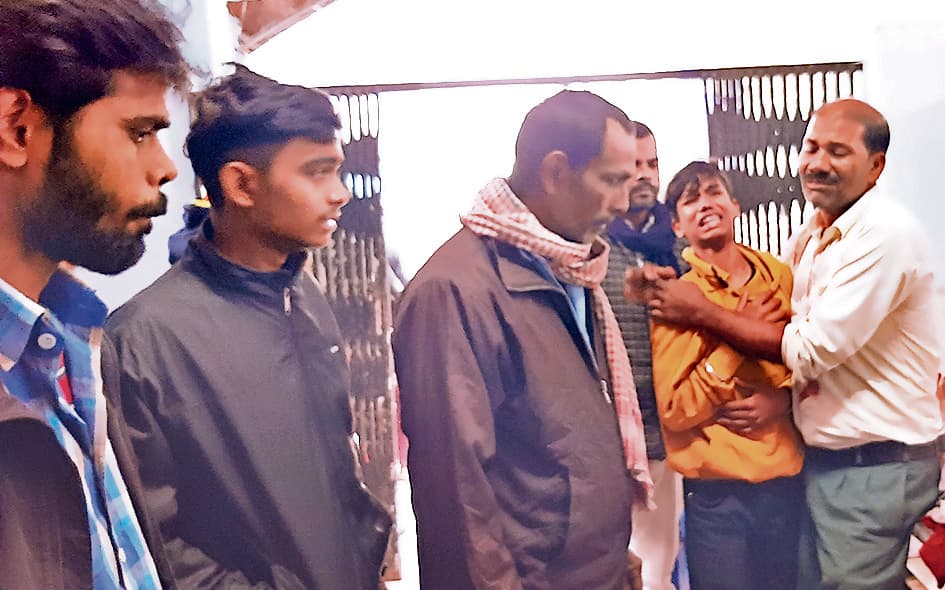 hajipur news. शादी के लिए देवपूजन करने गयी महिला की सड़क हादसे में मौत