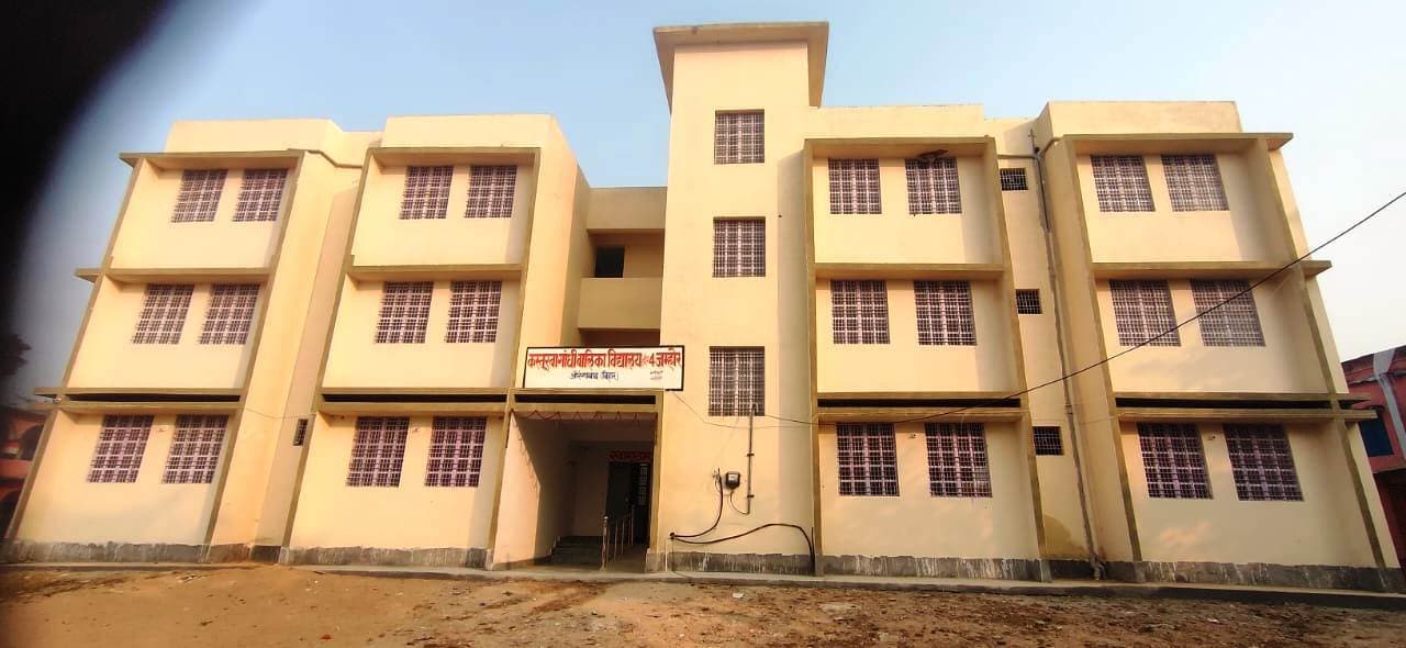 Aurangabad News : भोजन को लेकर निकाले गये गाइडलाइन के बाद छात्राओं की संख्या हुई कम