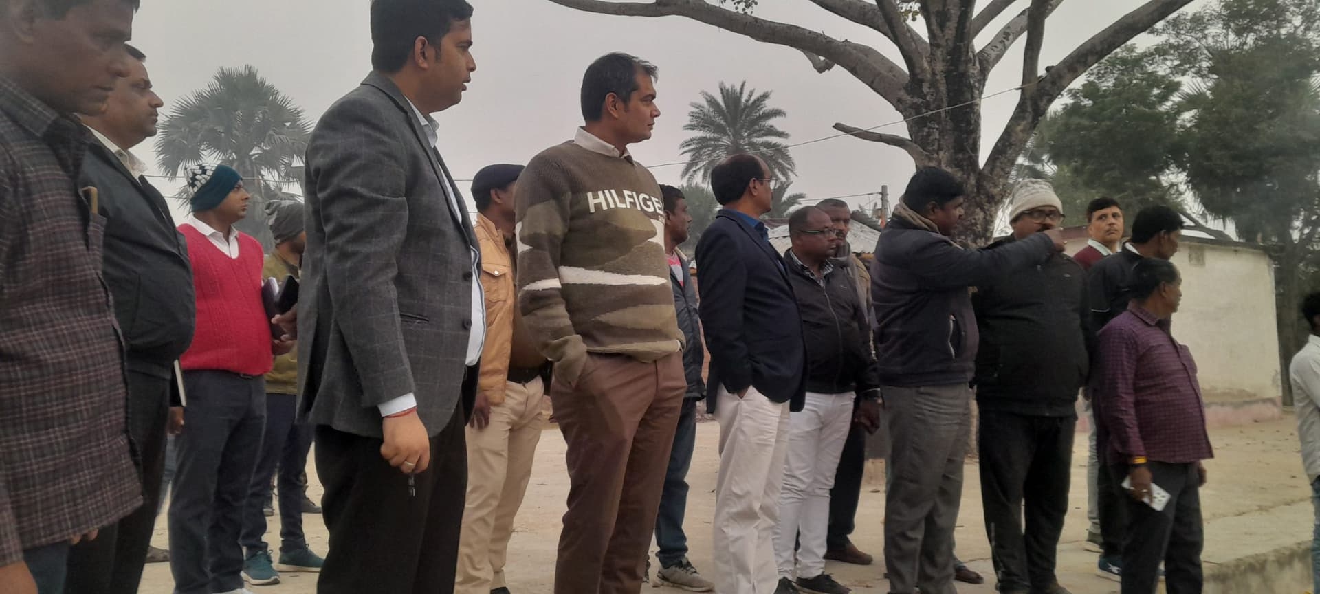 Darbhanga News: चंदसार पोखर के दो घाटों के संपर्क को बनायें पुलिया व बैठने के लिए करें चेयर का निर्माण: राजीव रौशन