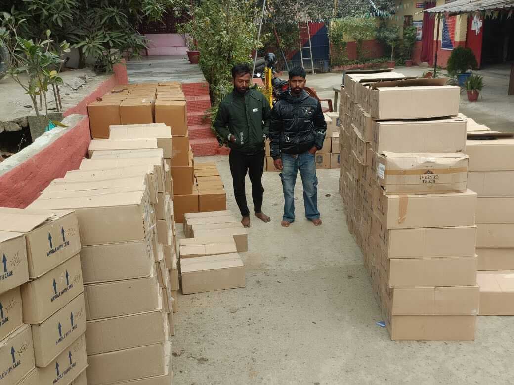 Darbhanga News: यूपी नंबर की ट्रक से तीन हजार लीटर विदेशी शराब बरामद, दो तस्कर गिरफ्तार