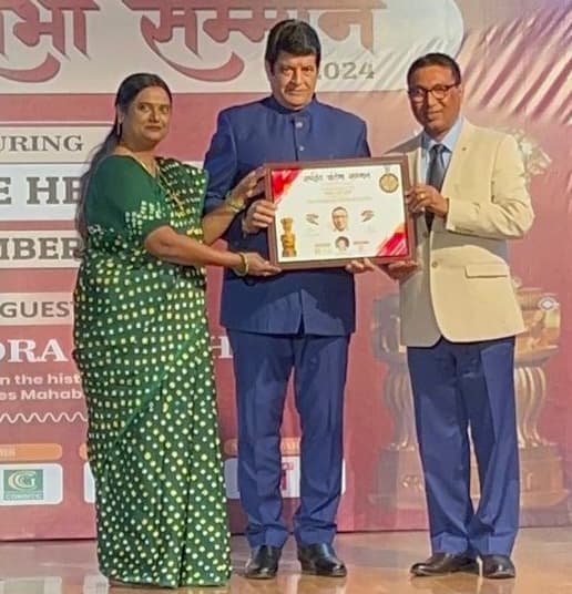 Giridih News :राष्ट्रीय प्रतिभा सम्मान से नवाजे गये डॉ परिमल सिन्हा