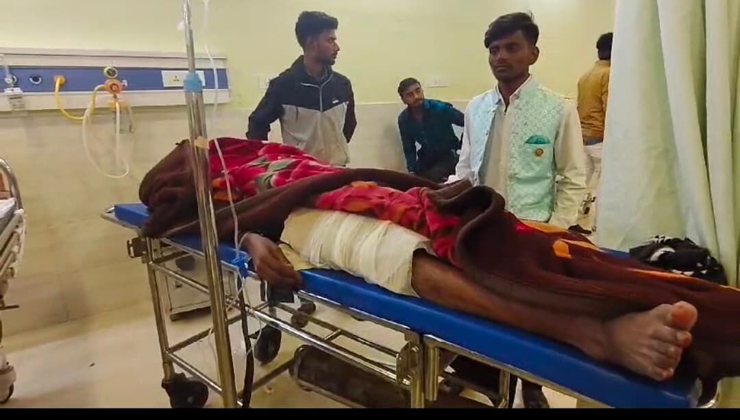 Katihar news : शादी में हर्ष फायरिंग में युवक के पांव में लगी गोली, अज्ञात के विरुद्ध मामला दर्ज